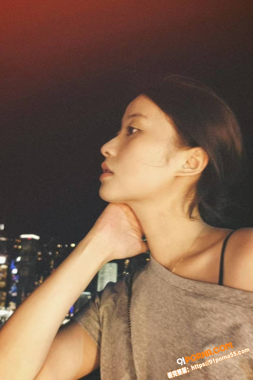 高颜值大家闺秀御姐私拍泄...（2）