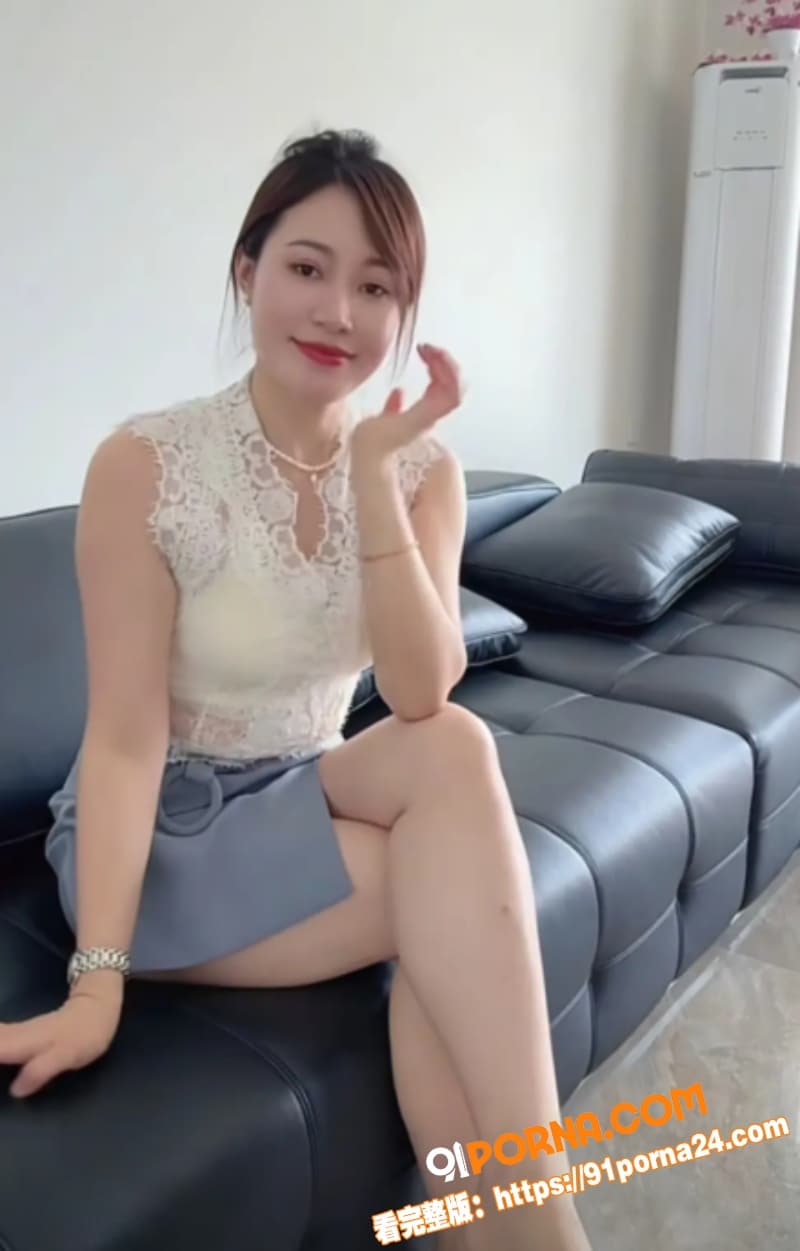 狂舔母狗少妇骚逼 各种姿...（2）