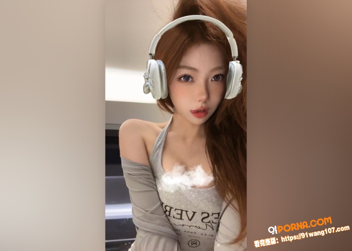 骚气十足的少妇女同事主动...（2）