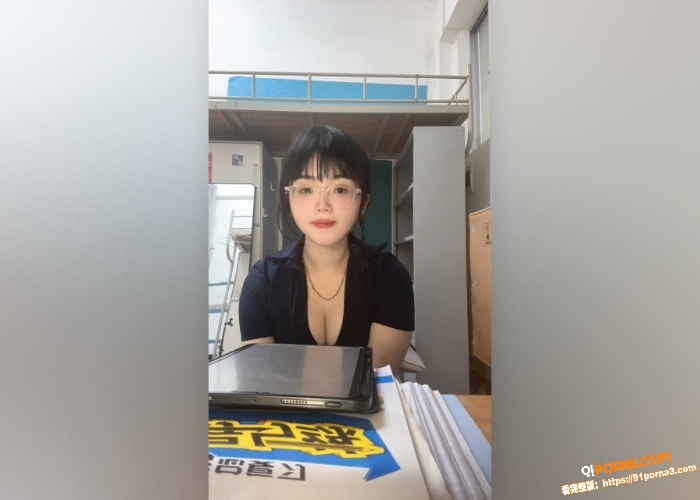 富二代酒店极品粉衣女，又...（1）