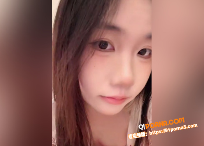 极品反差的精神小妹遭大屌...（1）