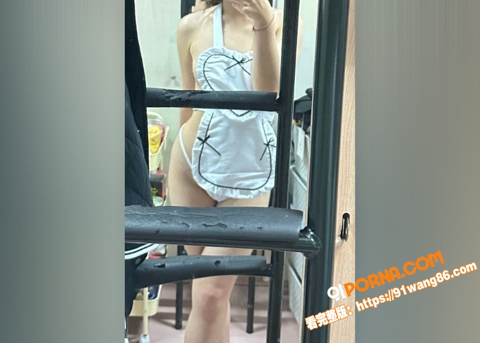 广西桂林贫乳女大学生 宿...（1）