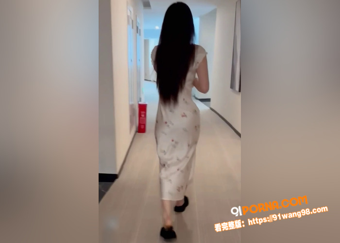 这旗袍穿着也太美了吧，高...（2）