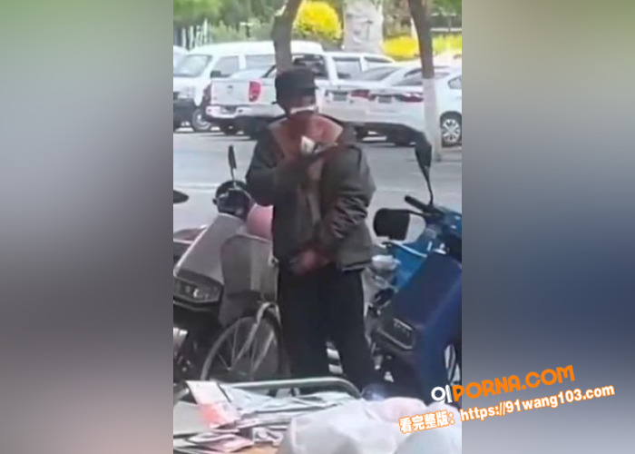 精神病街头撸管震惊路人 ...（4）