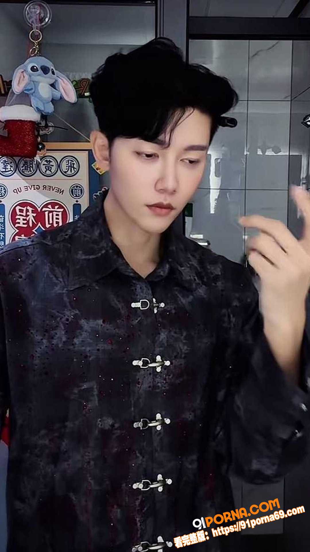 短剧男神成乔斯沦为带资女...（1）