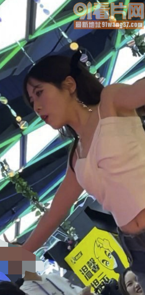 街头抄底偷拍！万达广场商...（2）