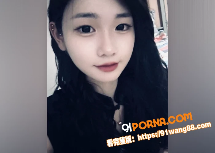高颜值女大学生 表面清纯...（1）