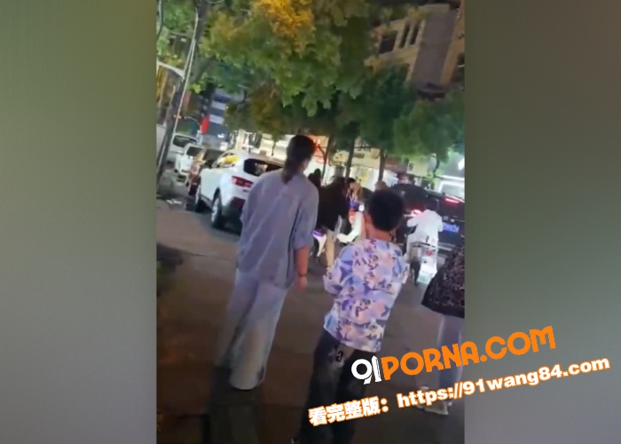 安徽怀远精神小妹火拼现场...（2）