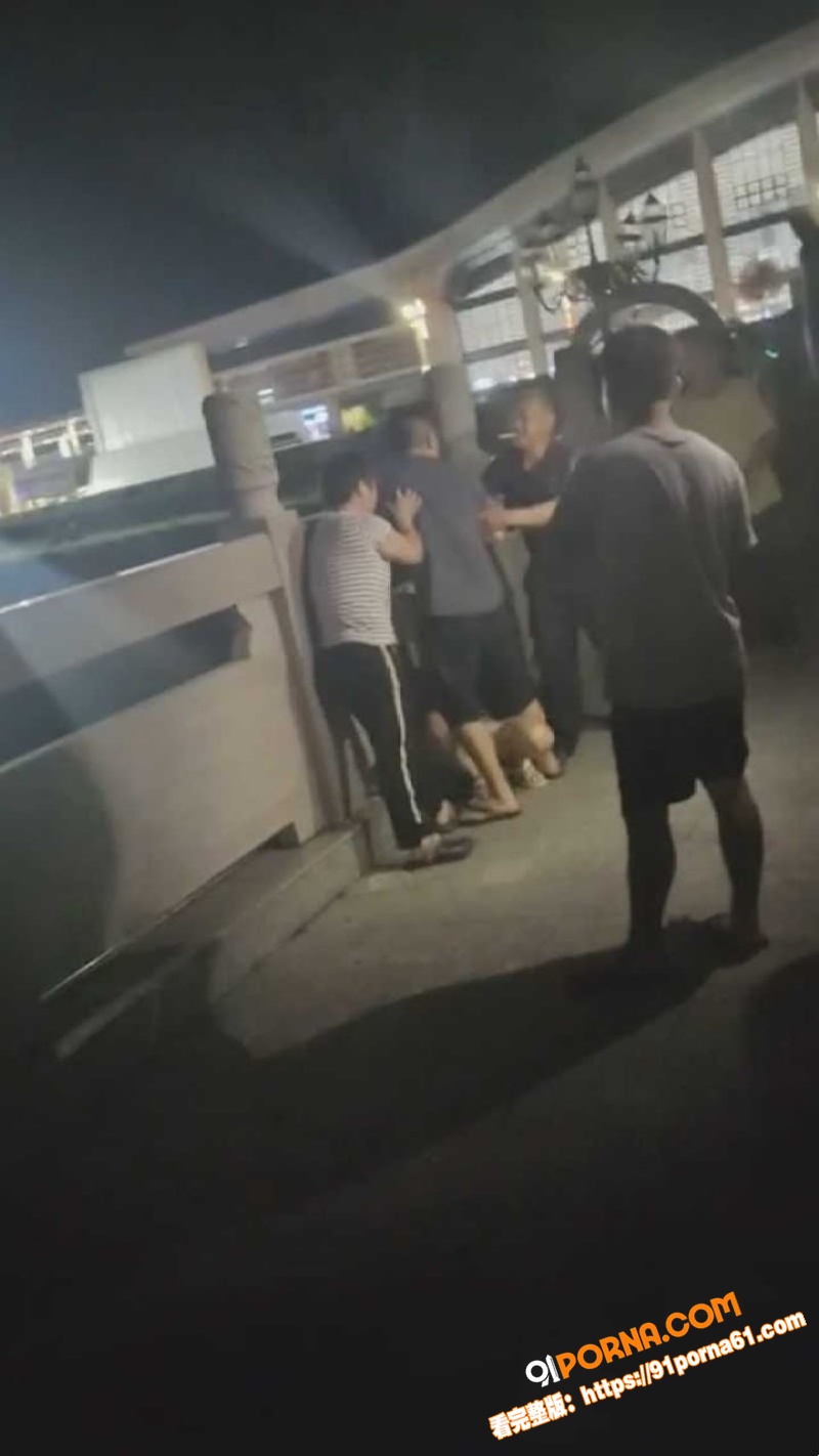 离谱翻车！60岁老登金枪...（1）
