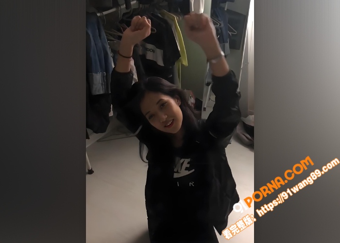 租房里调教淫荡女友 百依...（2）