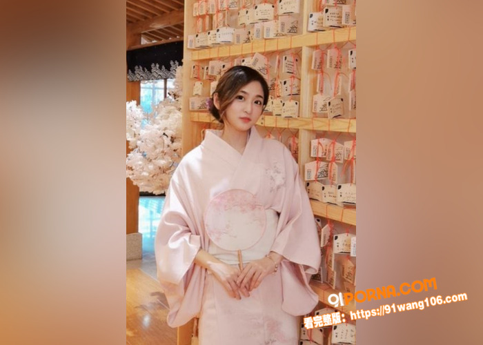 极品高颜值学生反差妹私下...（1）
