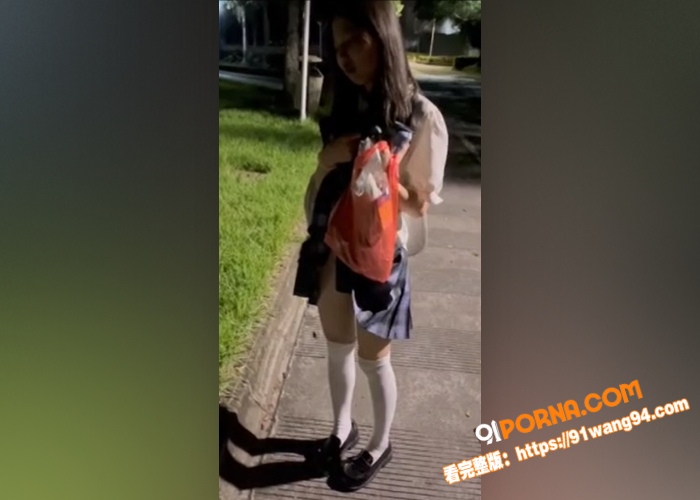 推特高颜值女大学生 被金...（1）