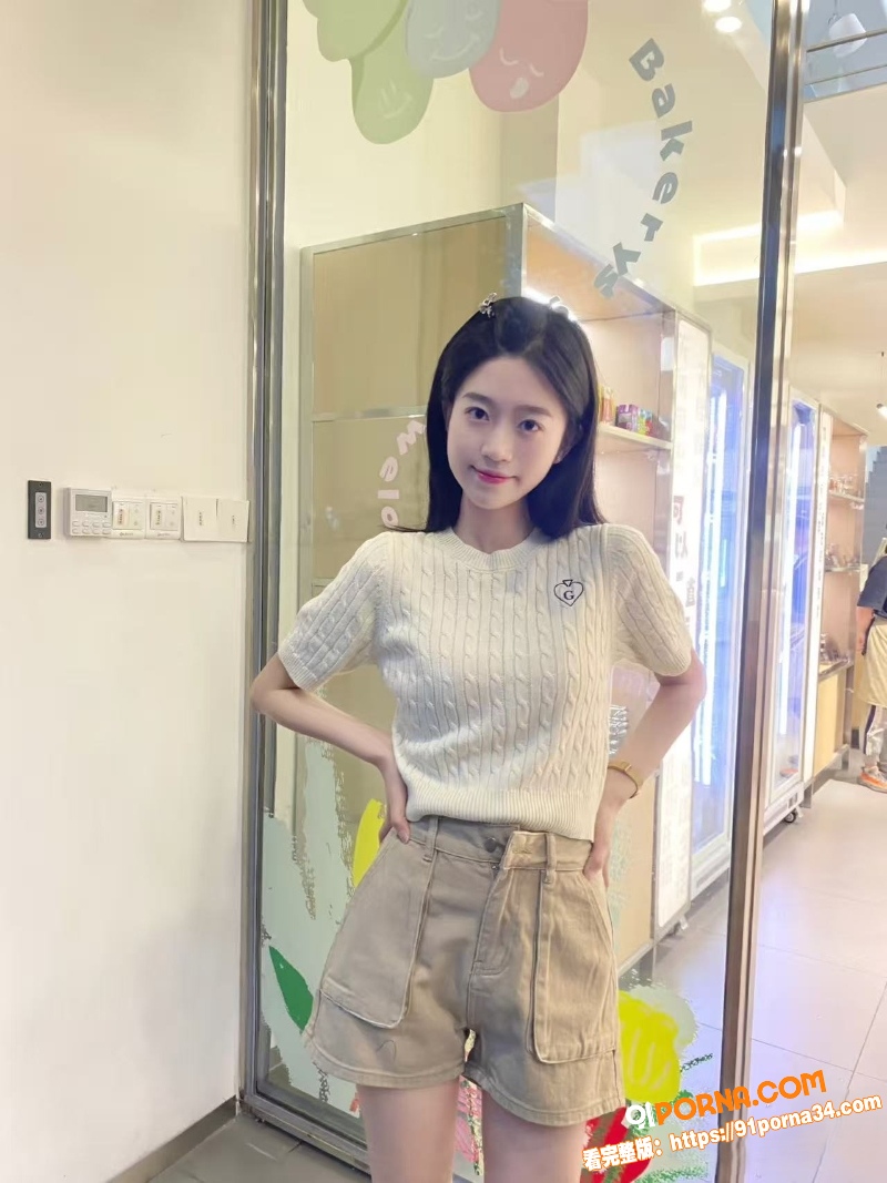 真实兄妹乱伦 趁父母不在...（3）