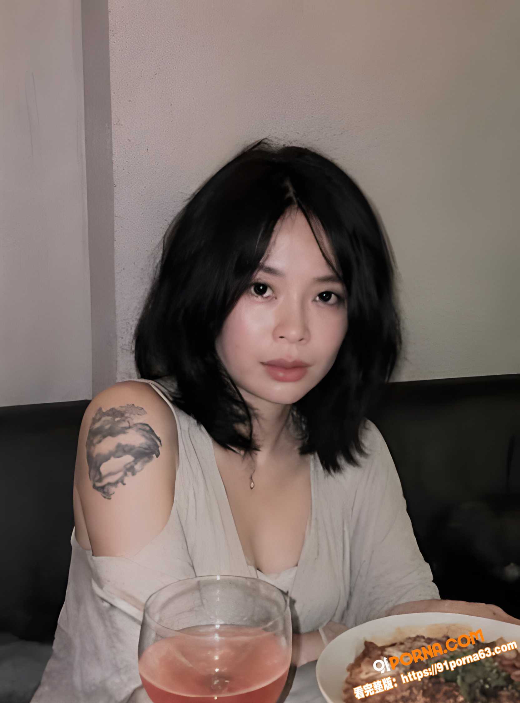 顶级黑丝少妇 一女多男真...（3）