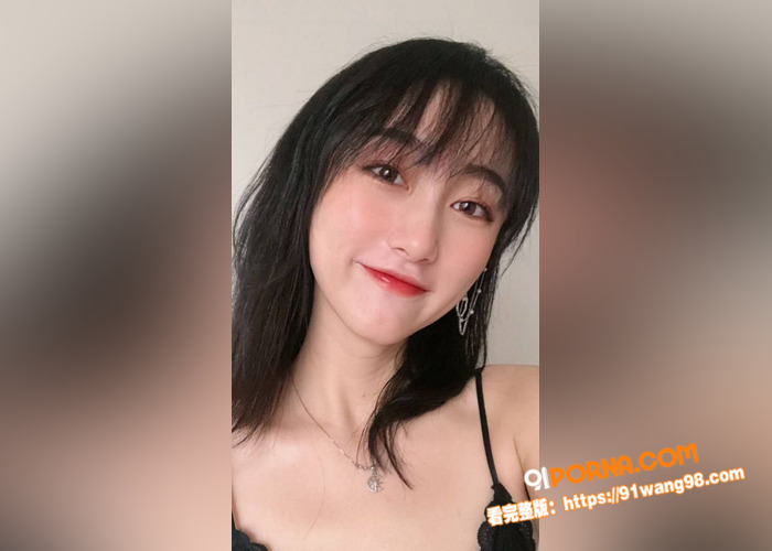 高颜值少妇一个人在家寂寞...（1）