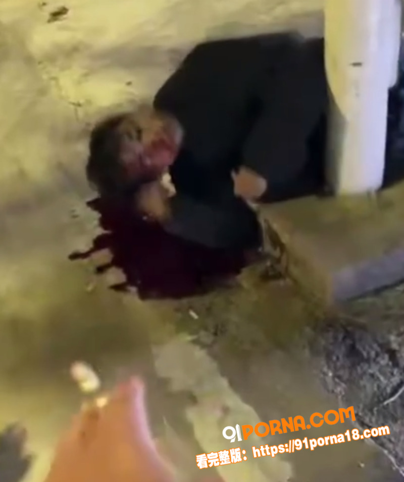 黄毛骑九号电动车带妹狂飙...（12）