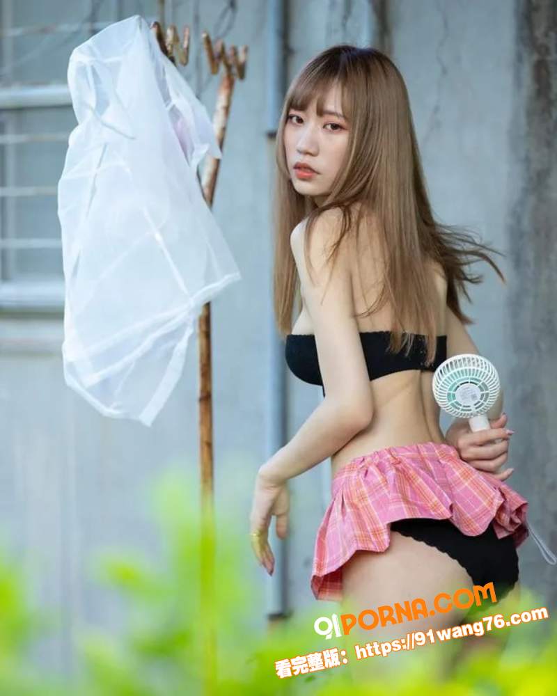 32万粉丝巨乳网红 芷涵...（26）