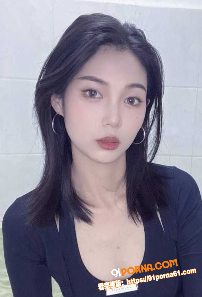 大三清纯美女乔知微浴室雾...（1）