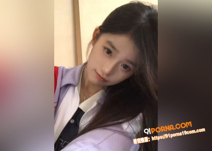 妹妹和哥哥家中做爱视频流...（1）