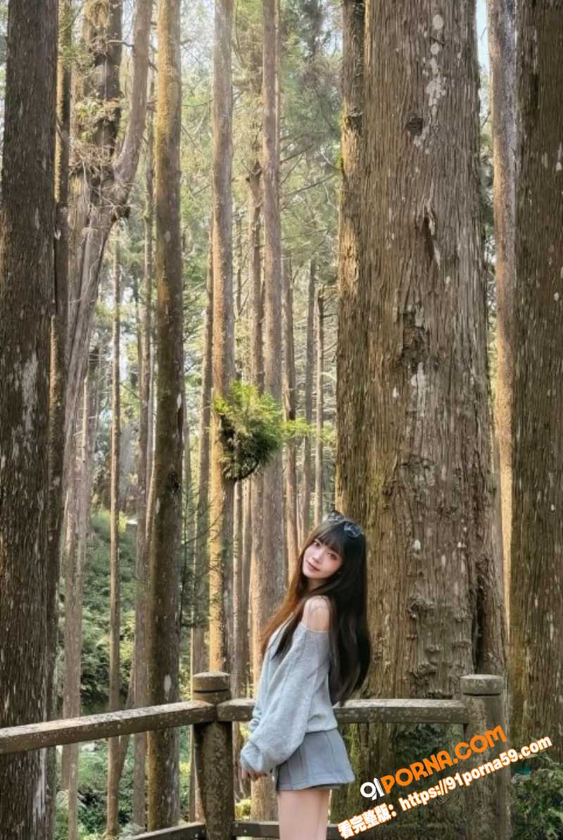 高颜值齐刘海巨乳美甲师喆...（2）