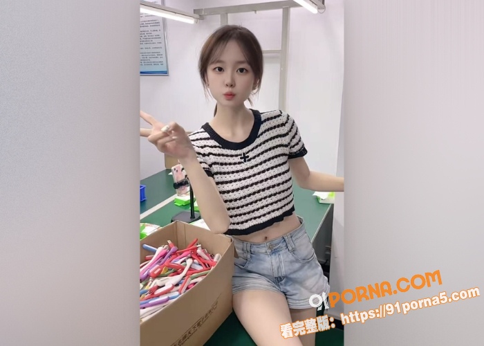00后清纯稚嫩厂妹与精神...（5）