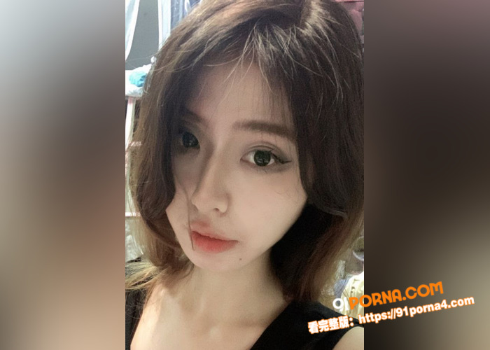 高颜值清纯型美女 和男友...（1）