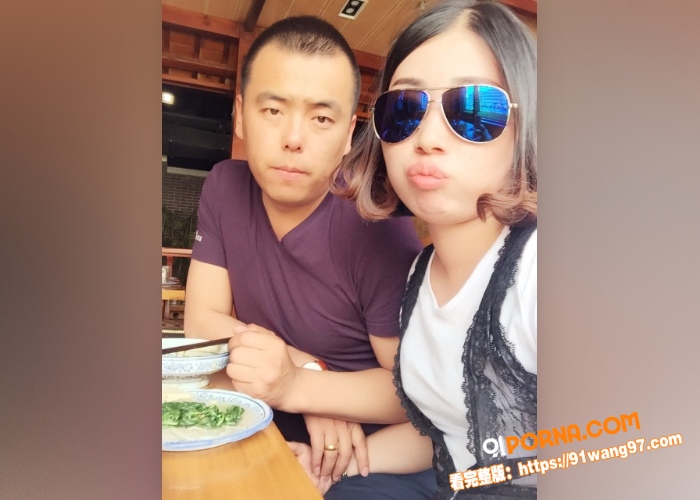 夫妻交换群自拍啪啪视频流...（1）