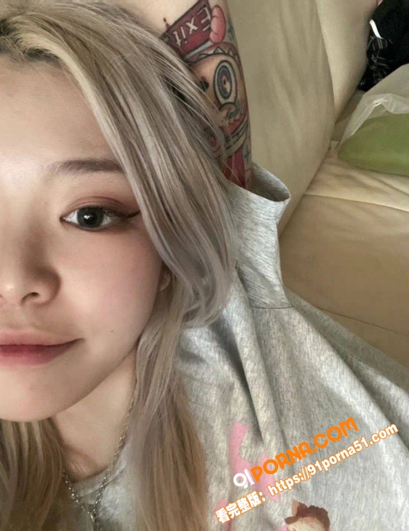 黄毛00年精神小妹私拍泄...（2）