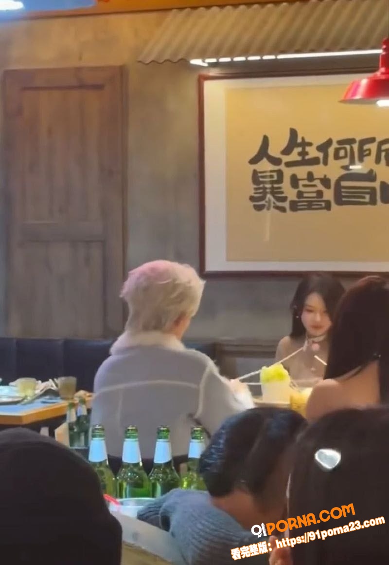 牛逼炸裂！某神秘富豪带两...（1）