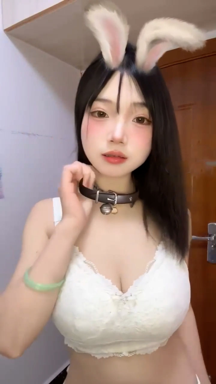 顶级巨乳福利姬 我是舔狗...（2）