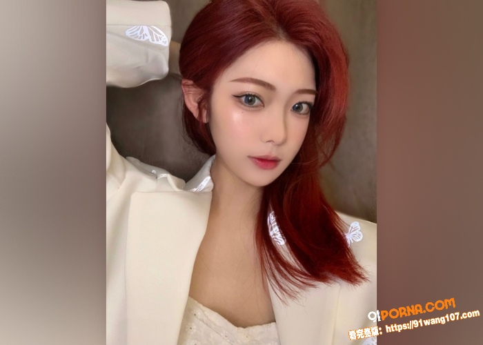 骚气十足的少妇女同事主动...（1）