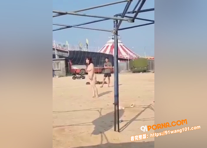 嘴欠的年轻小伙激怒大妈 ...（5）