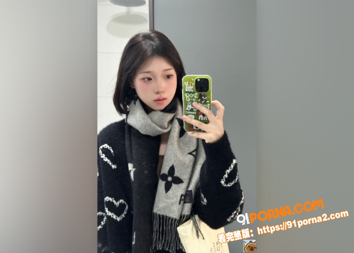 高颜值清纯学妹家中自拍大...（1）