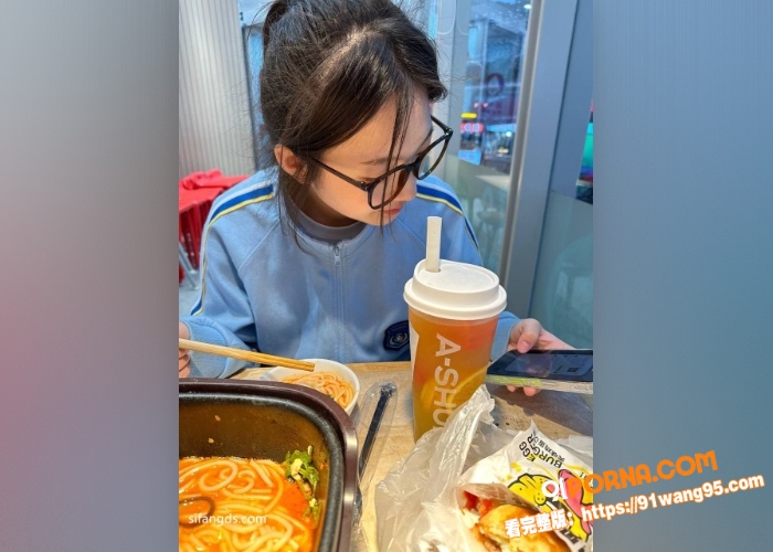清纯校园女神 标准的初恋...（1）