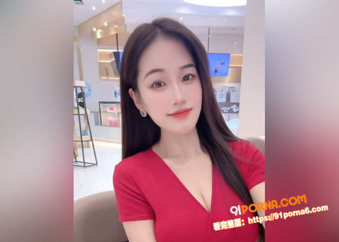 大奶淫纹少妇勾引楼下健身...（1）