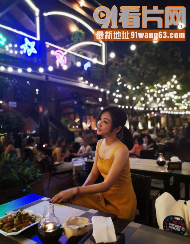大二学妹毕业后 和男友洗...（12）