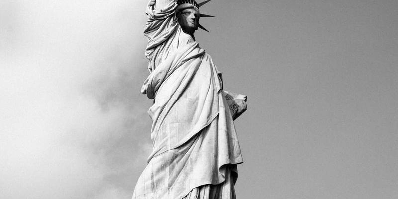 危机时刻的领导者指南：5本必读的企业沟通与管理经典