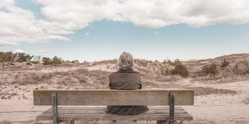 跨代际团队沟通策略：融合Z世代与千禧一代的商业领导力指南