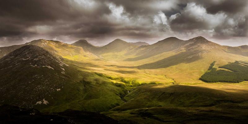 销售沟通心理学：从初次接触到成交的进阶说服力书单 | 管理指南与商业管理书籍精选